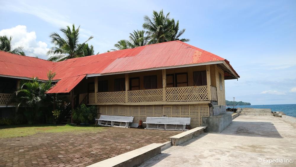 Caves Dive Resort Property Grounds