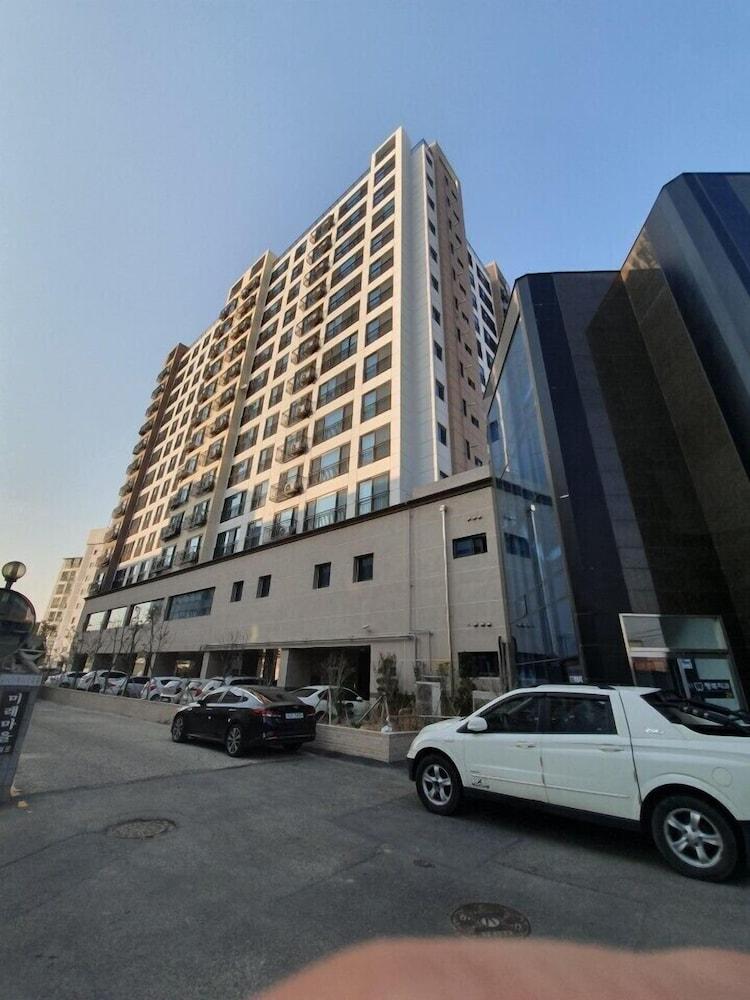 فالاس هاوس 1301