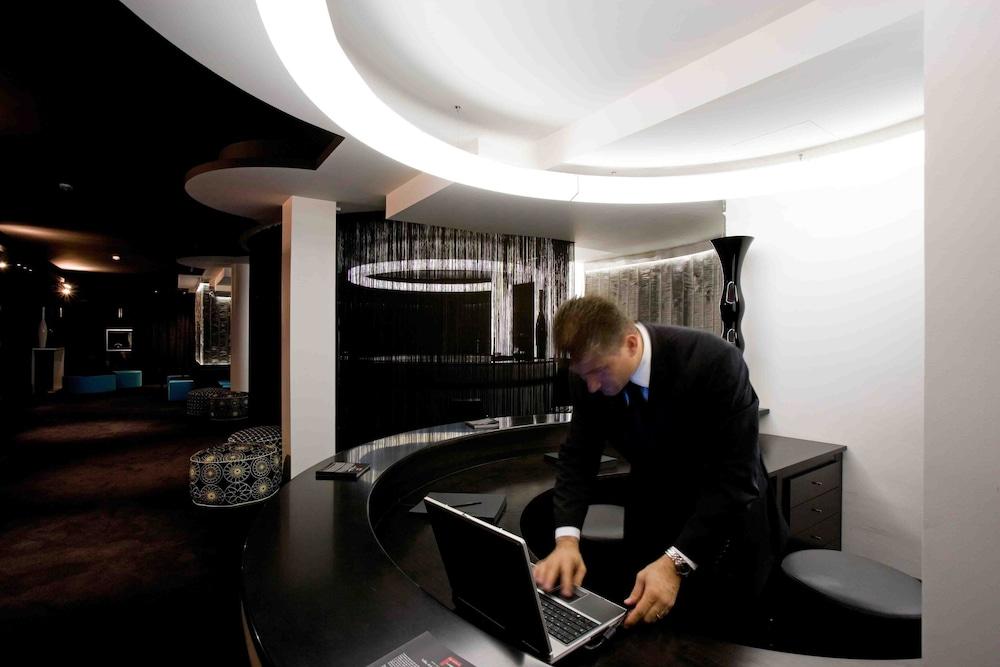 VdBNEXT Reception