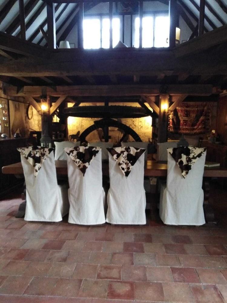 Le Moulin Bertrand Reception