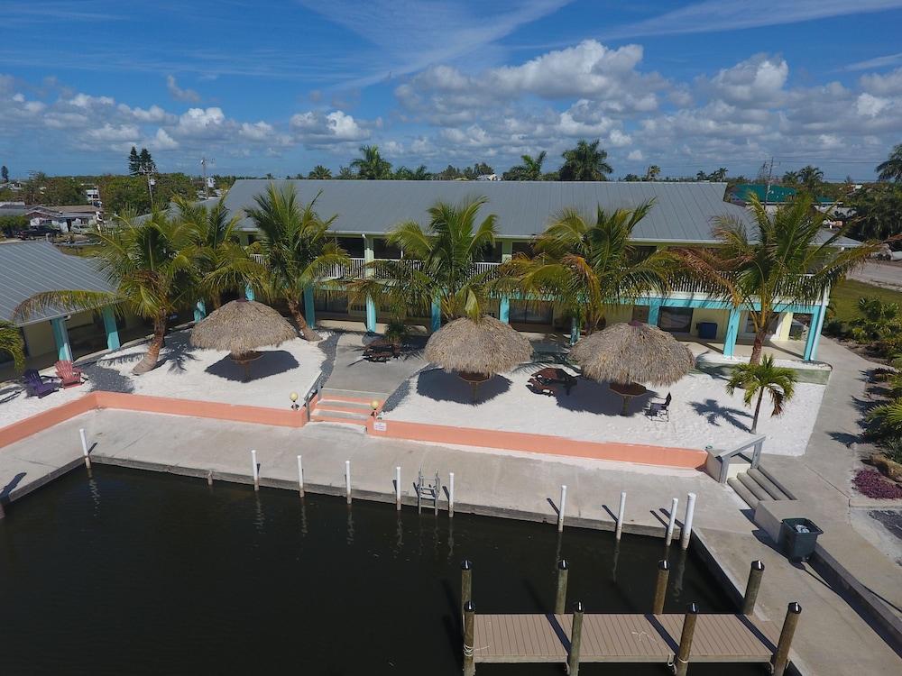 Off the Charts Inn & Out Island Resort Exterior