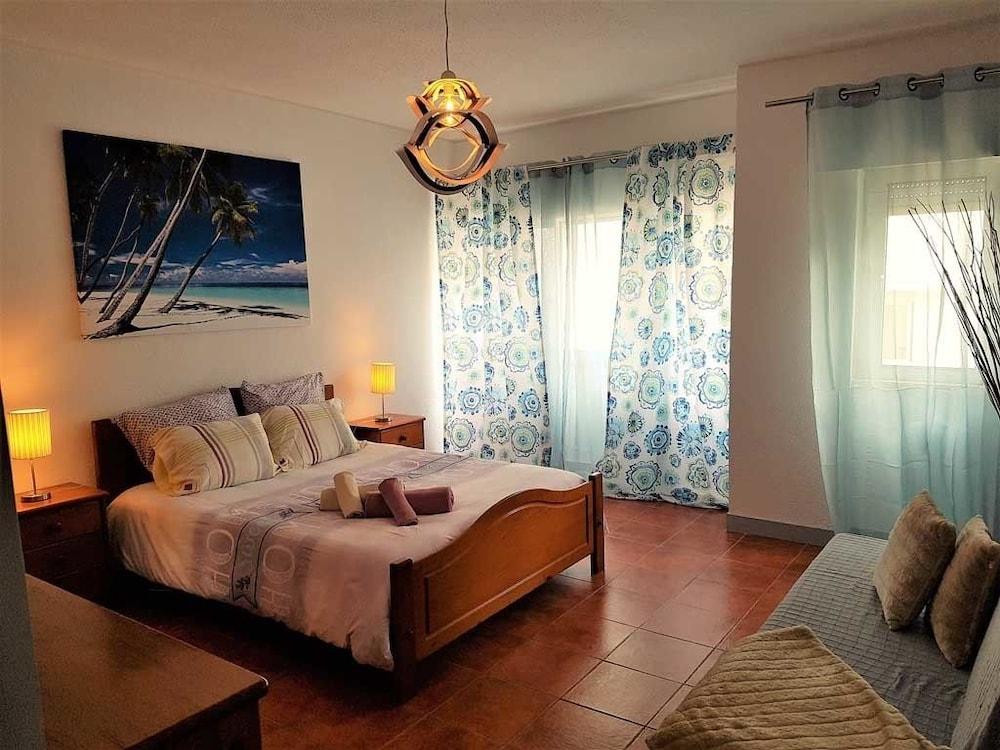 Caparica Central Apartment by Host-Point Featured Image