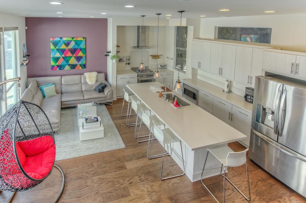 أبل وود - سيلفر ليك 2 بد رومز هوليوود الصورة الأساسية