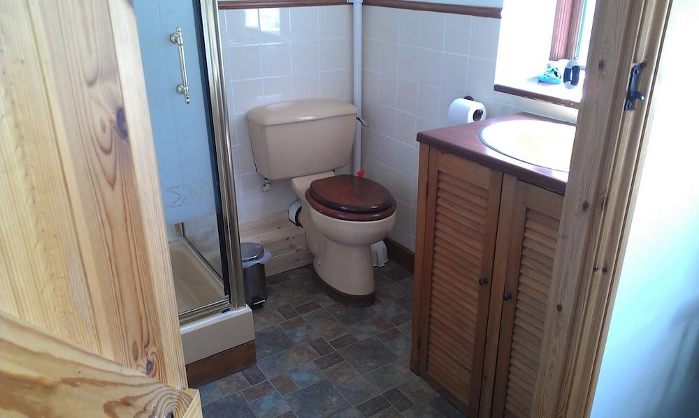 Anchorage Wells Bathroom