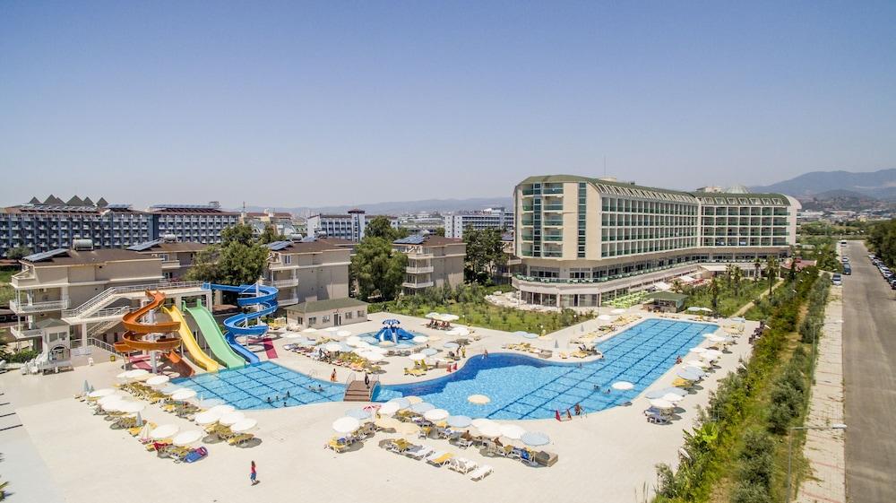 Hedef Beach Resort & Spa Hotel - All Inclusive Exterior