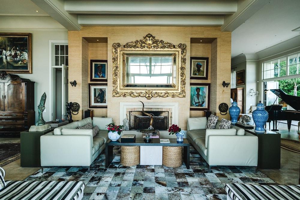 21 Nettleton Interior Detail