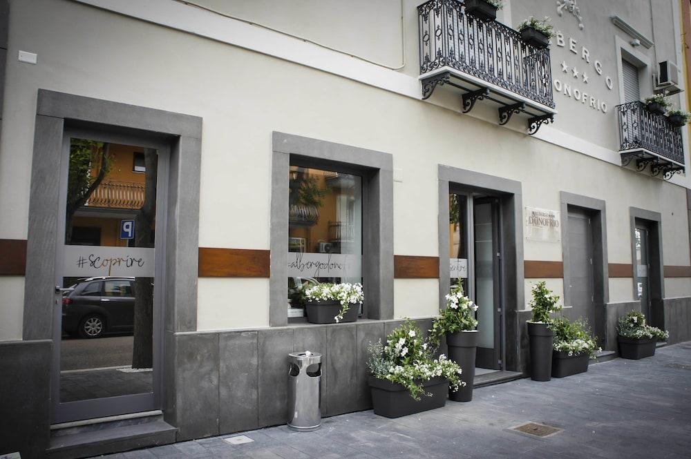 Albergo D'Onofrio Featured Image