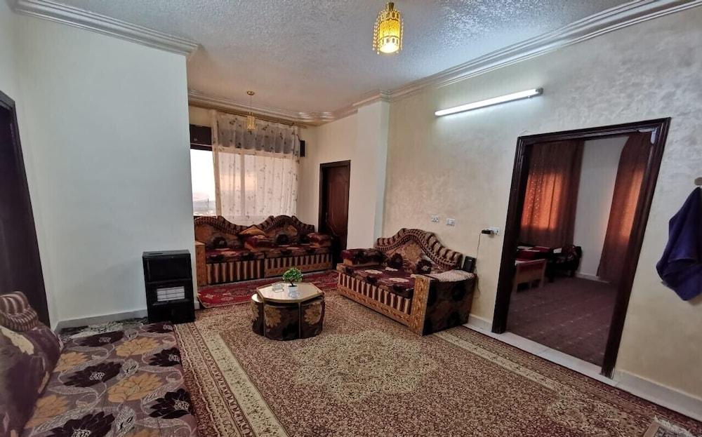 Jerash Inn Lobby