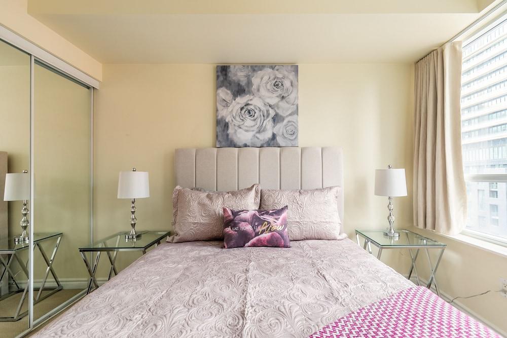 سيمبلي كومفرت، ستايليش داون تاون أبارتمنت غرفة