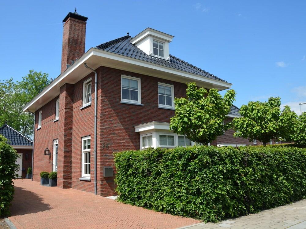 Spacious Holiday Villa in Kesteren With a Large Garden