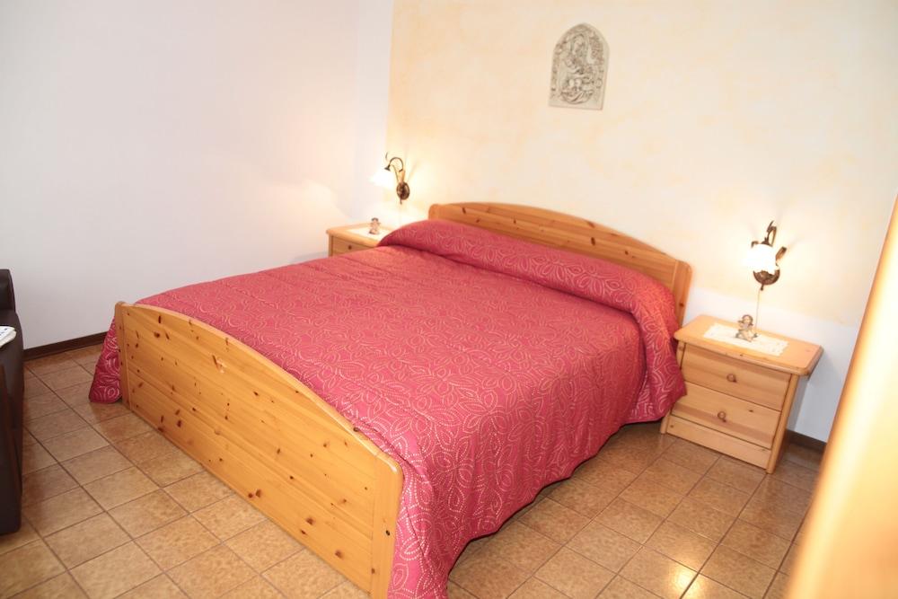 Albergo Diffuso Valcellina e Val Vajont in Claut Room