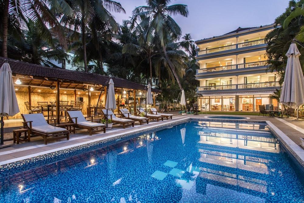 Safira River Front Resort Outdoor Pool