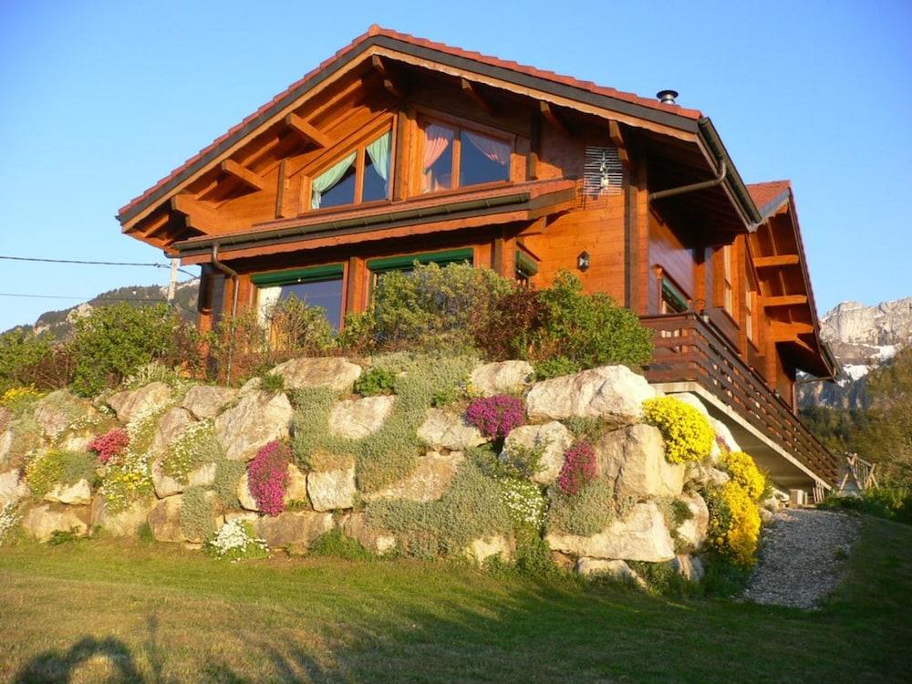Chalet Les Aigles Featured Image