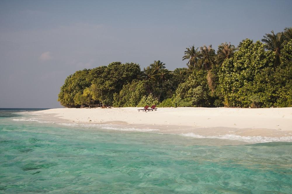 Gurahaana Guest House Beach