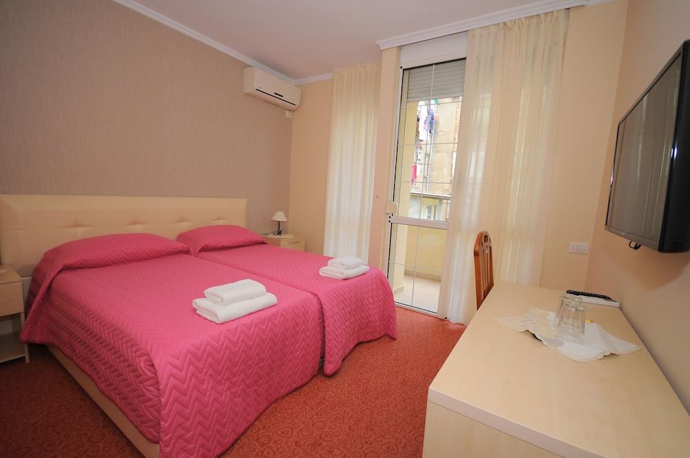 Signature Idea Hotel Room