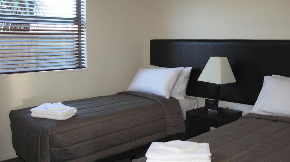 Pegasus Gateway Motels and Apartments Room