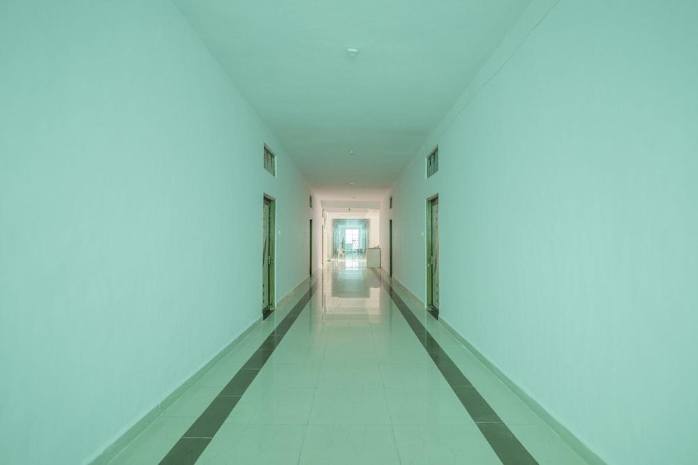 Aashirwad Guest House Interior Entrance