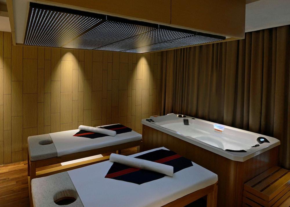 Radisson Blu Chattogram Bay View Spa