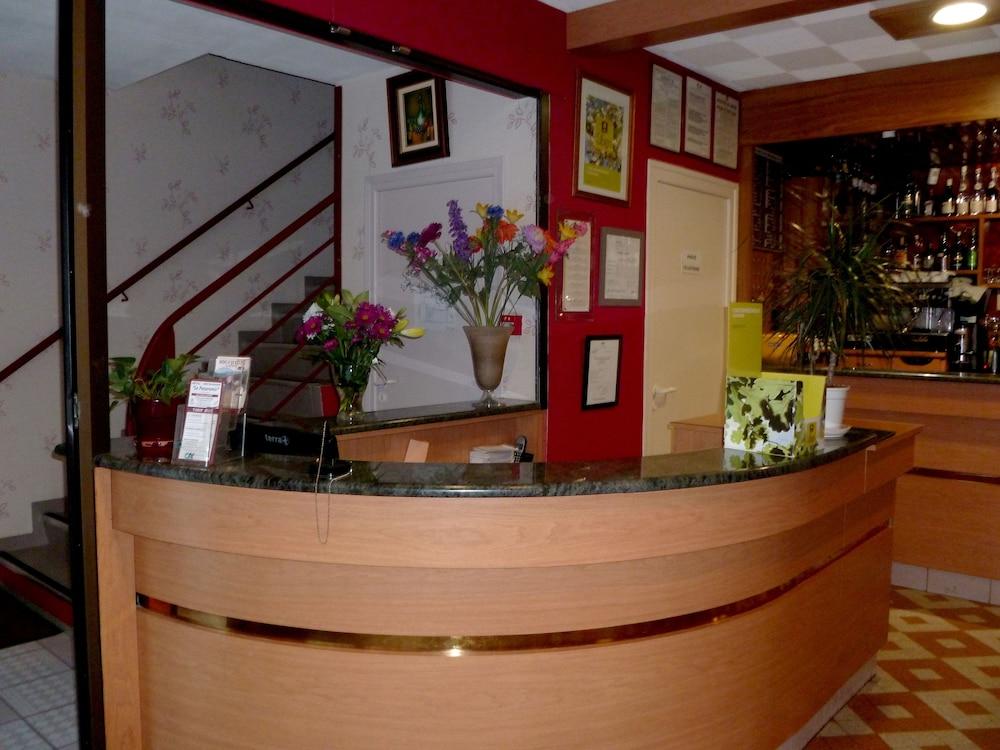 لوجي أوتيل لو بانوراميك منطقة الاستقبال