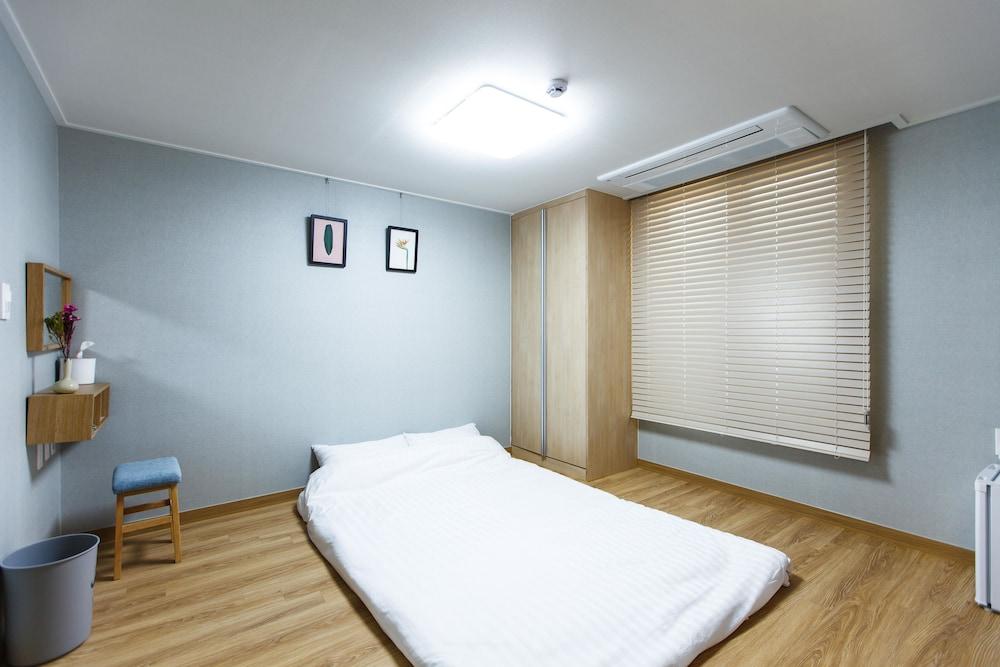 Sunrise Dadam Room