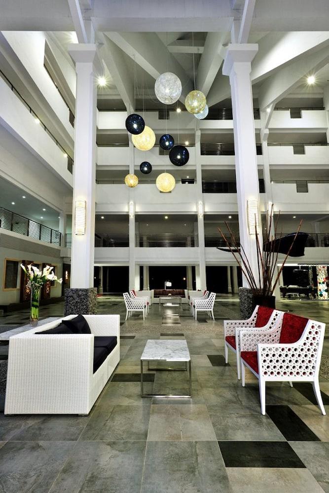 ساند آند ساندلز ديزارو بيتش ريزورت آند سبا الردهة