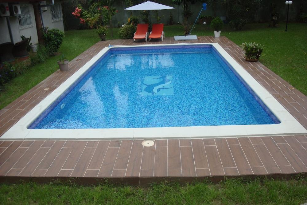 Ernaa Chambres D'Hotes Outdoor Pool