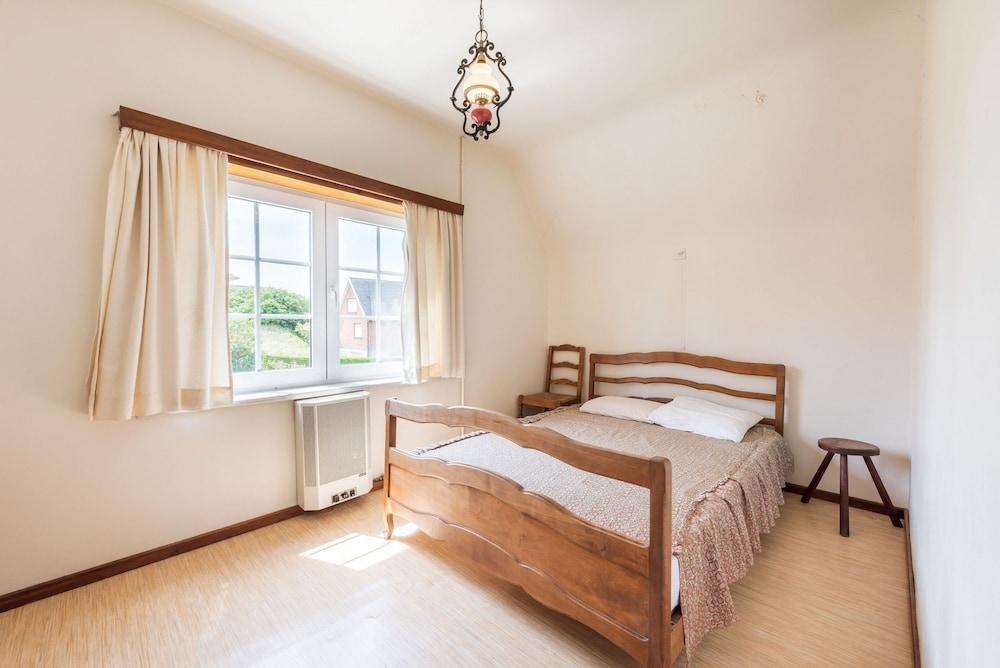 Josy Room