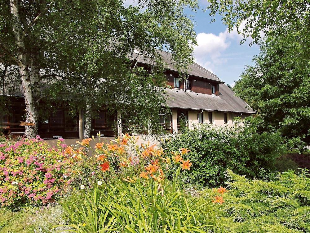 ibis Egletons Exterior