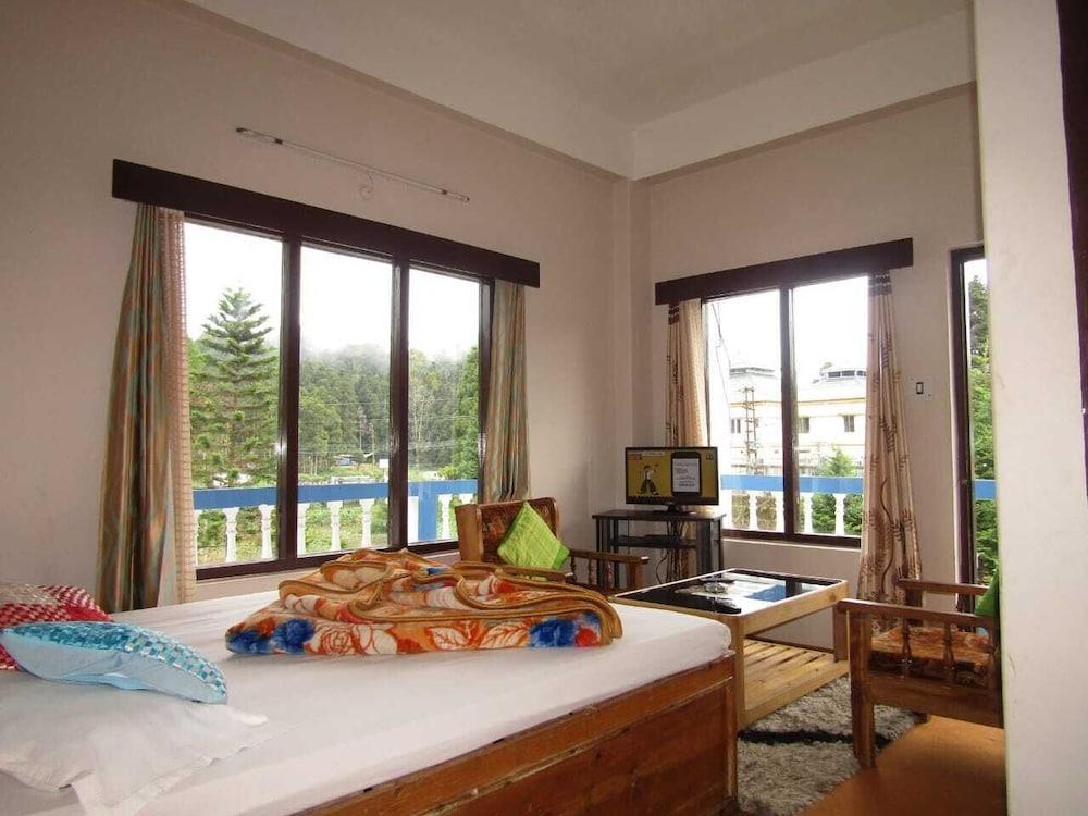 هوتل بلو لاجون