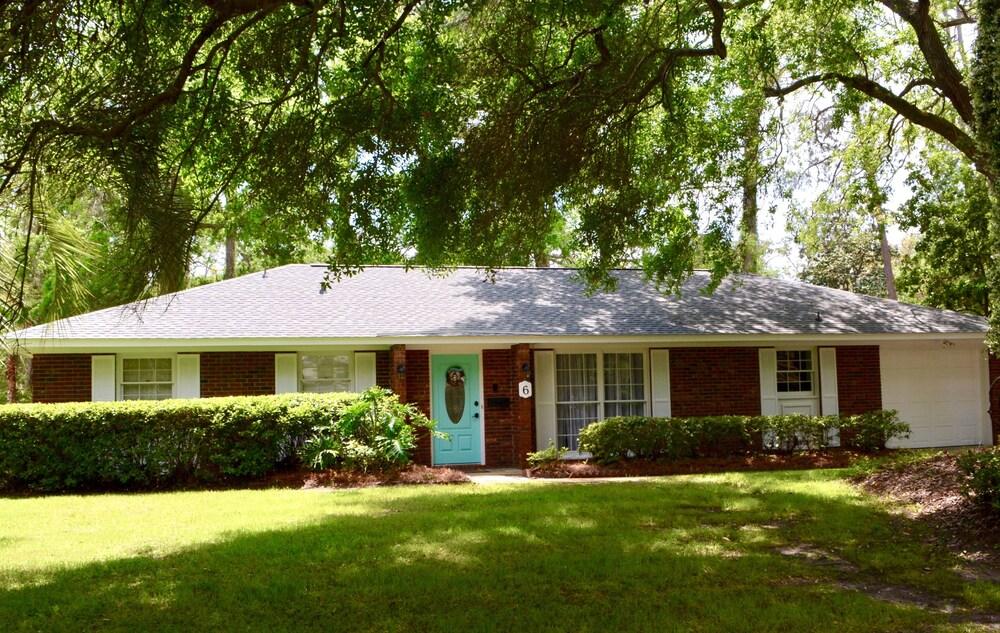 A Jekyll Interlude by Jekyll Realty Others