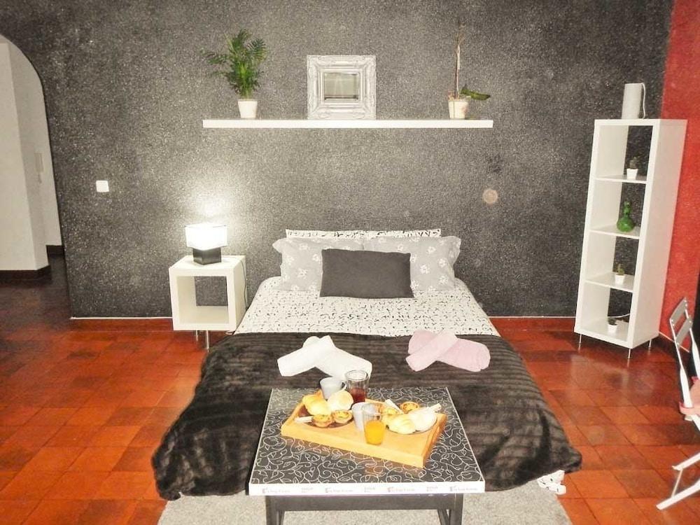 Caparica Central Apartment by Host-Point Room