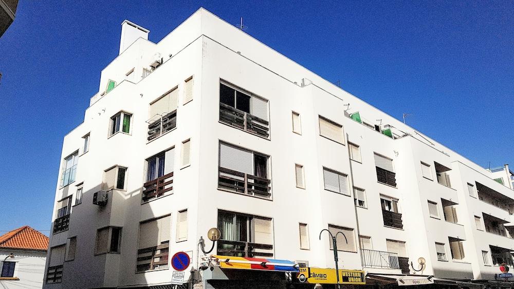 Caparica Central Apartment by Host-Point Exterior detail