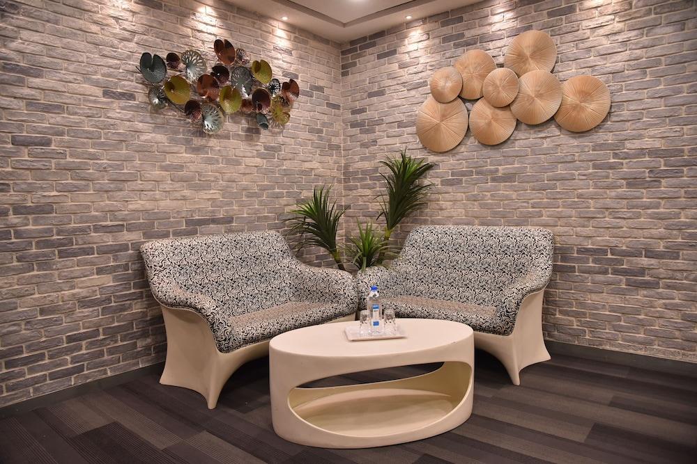 Tribecca Select Lobby Sitting Area