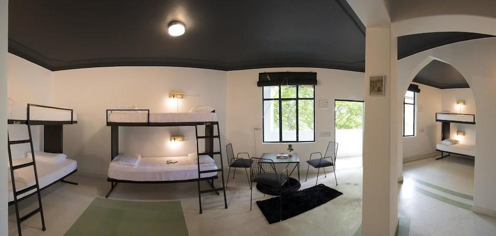 LetsBunk Poshtel Room