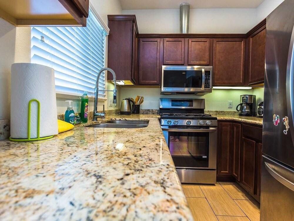 منزل من 3 غرف نوم بمنطقة منتجع أناهايم تفاصيل الفندق من الداخل