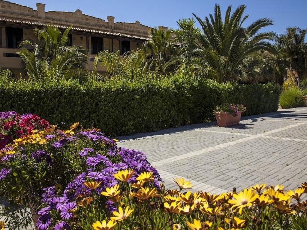 Inviting Apartment in Campofelice di Roccella With Patio Property Grounds