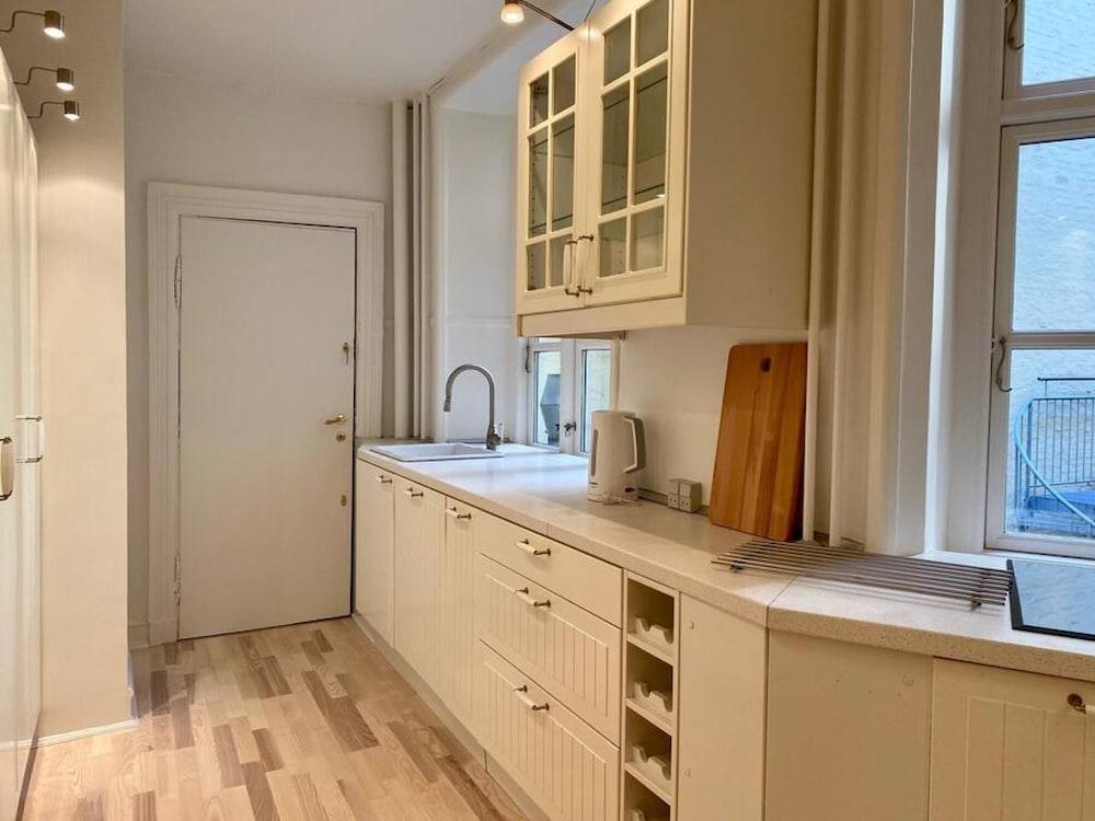 Luxury Tivoli Apt Scandinavian Design Heart of CPH Room