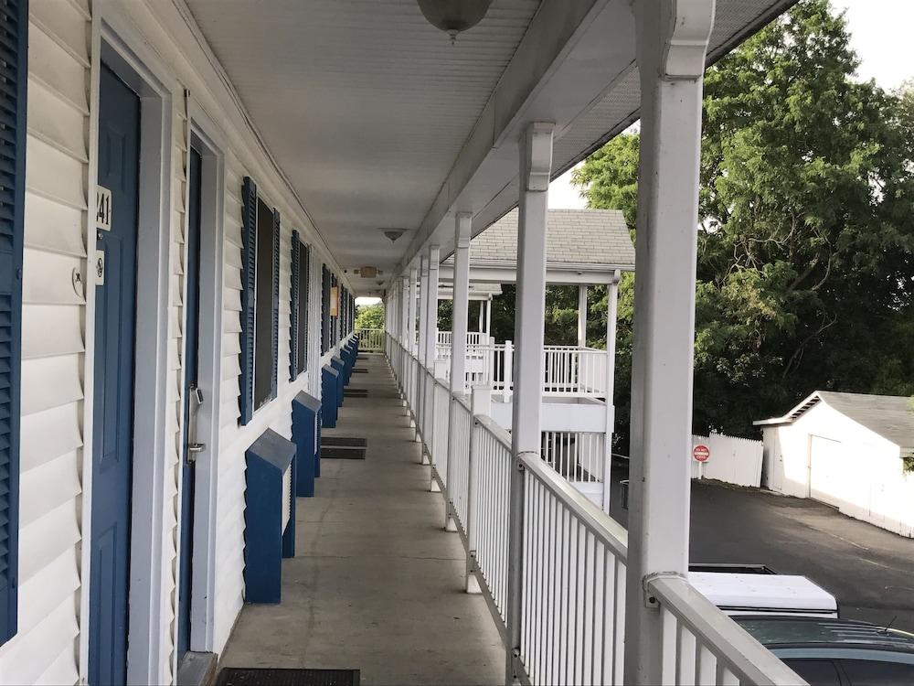 Motel 6 Front Royal, VA Exterior