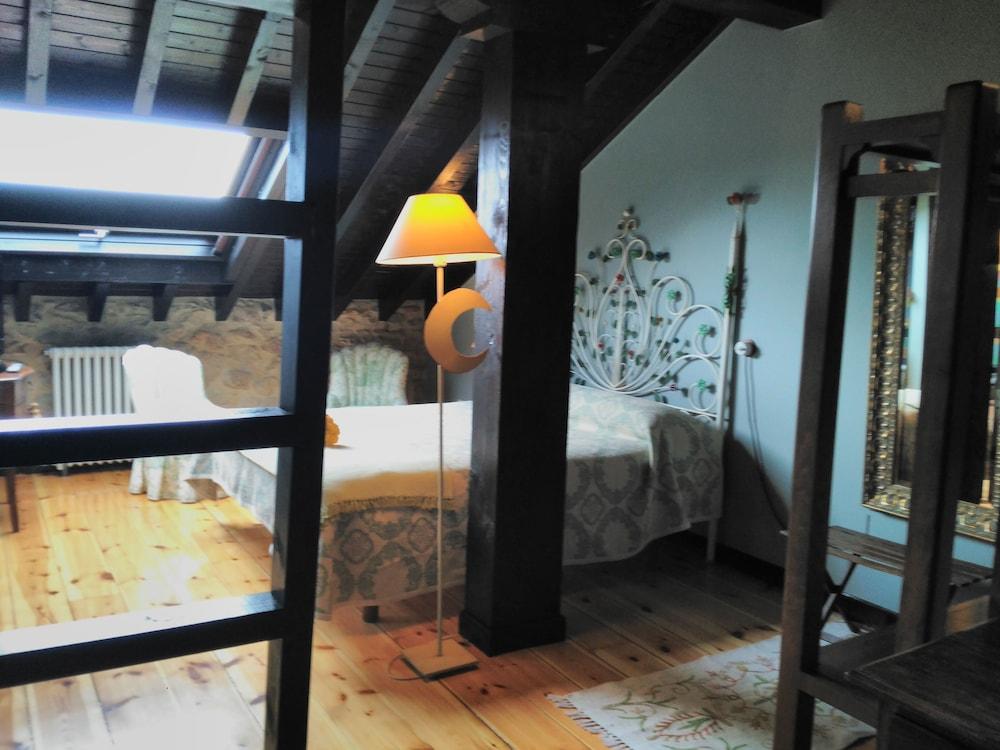 Casona Camino de Hoz Room