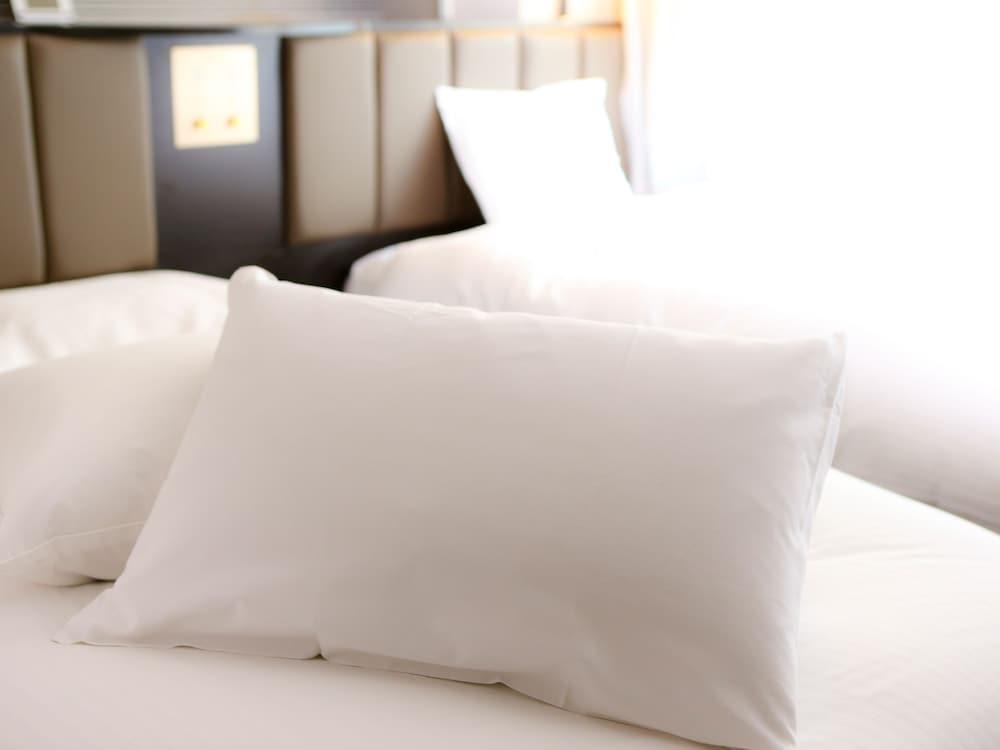 إيه بي إي هوتل تاكاوكا مارونوتشي غرفة