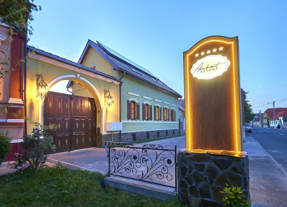 Resort Ambient