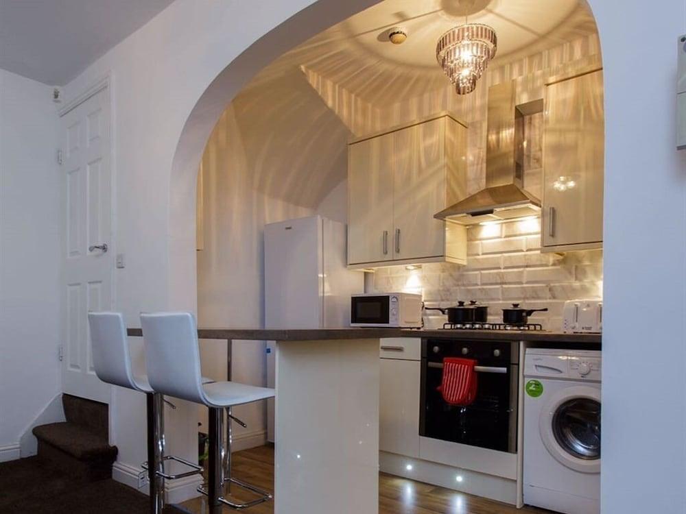 Shaftesbury Apartments