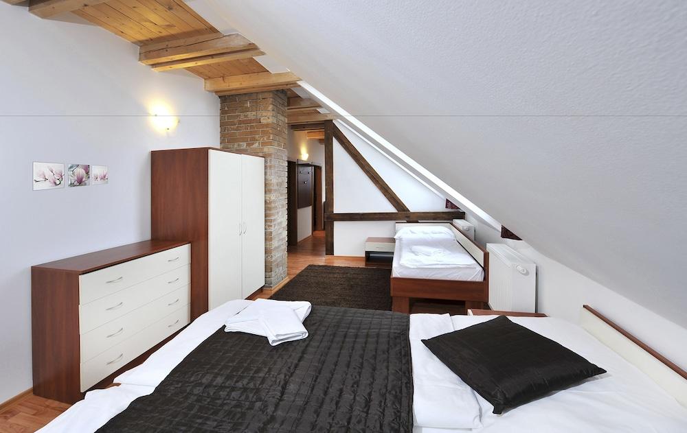 Aplend Vila Magnolia Room