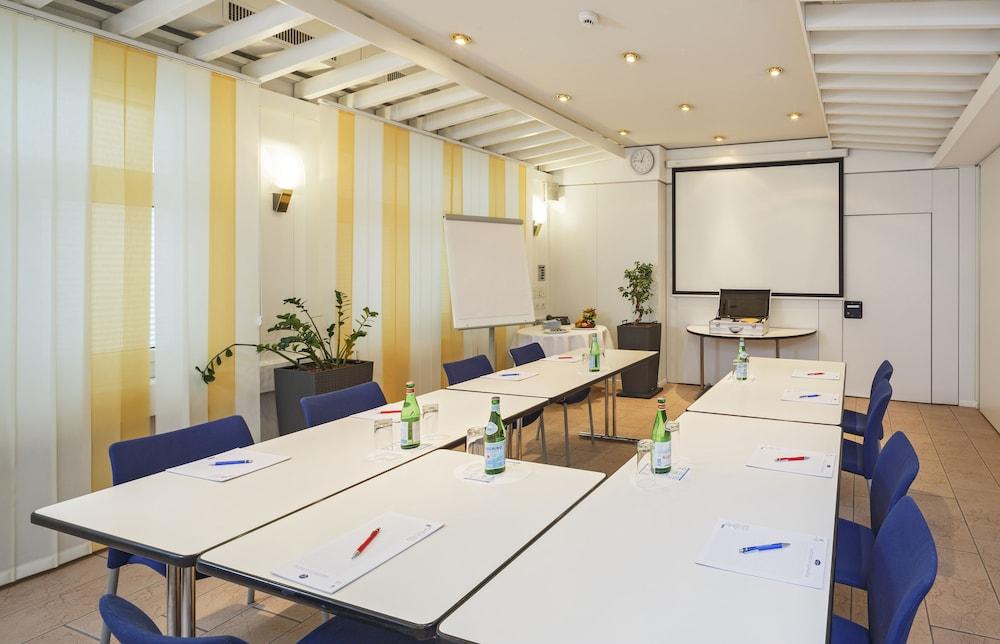 فندق سوميراو تيسينو المنطقة الخارجية