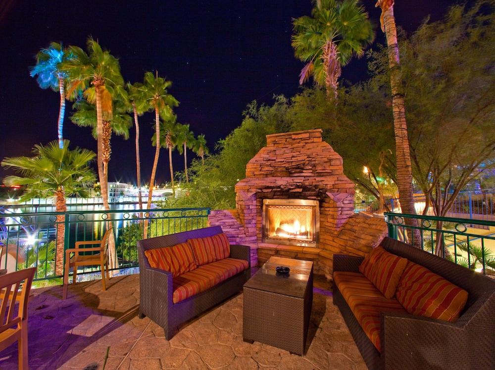 London Bridge Resort Exterior