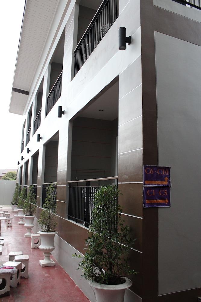 بي أوركيد بول فيلا داخلي