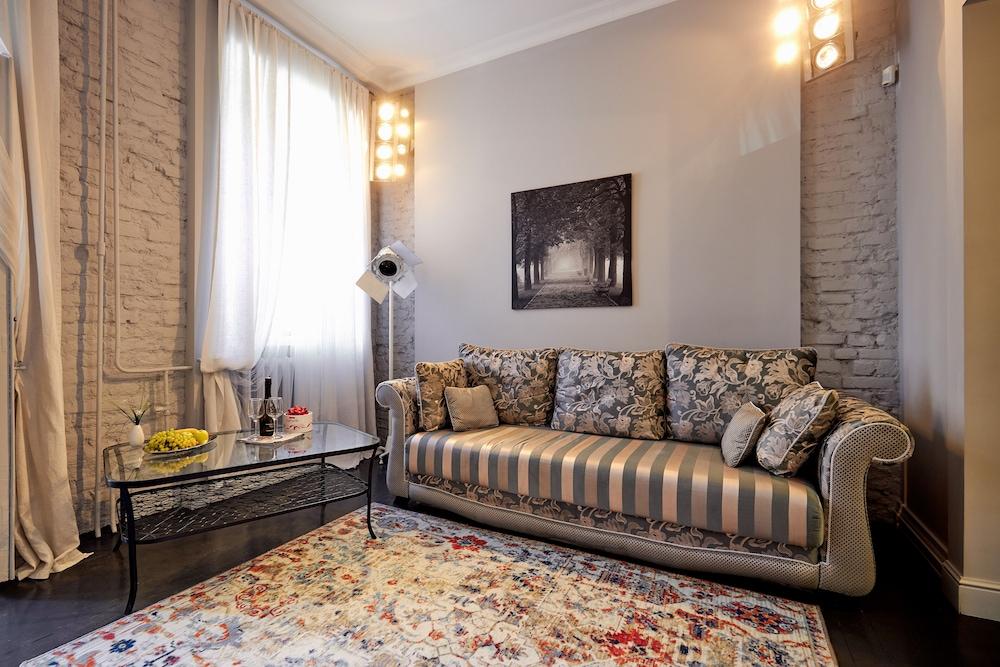 PaulMarie Apartment near Nezavisimosti