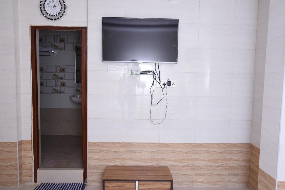 K N Gupta Residency Room