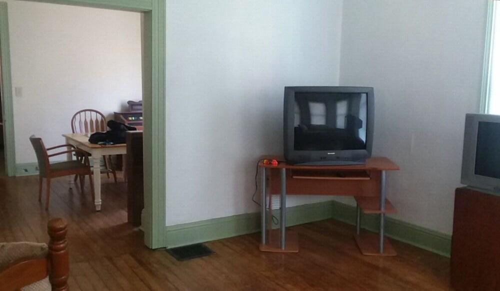 بيوتيفول 4 بد هاوس إن بلومينجتون ويذ سونا غرفة