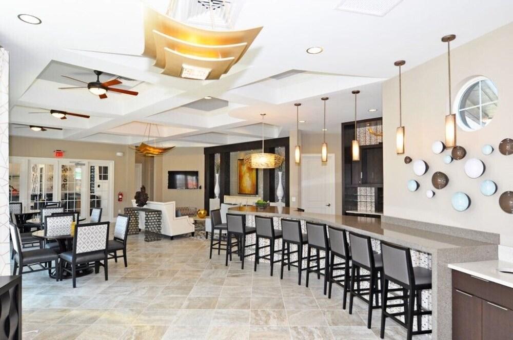 أوكوود ستري فيلا سولتيرا 7041 داخلي